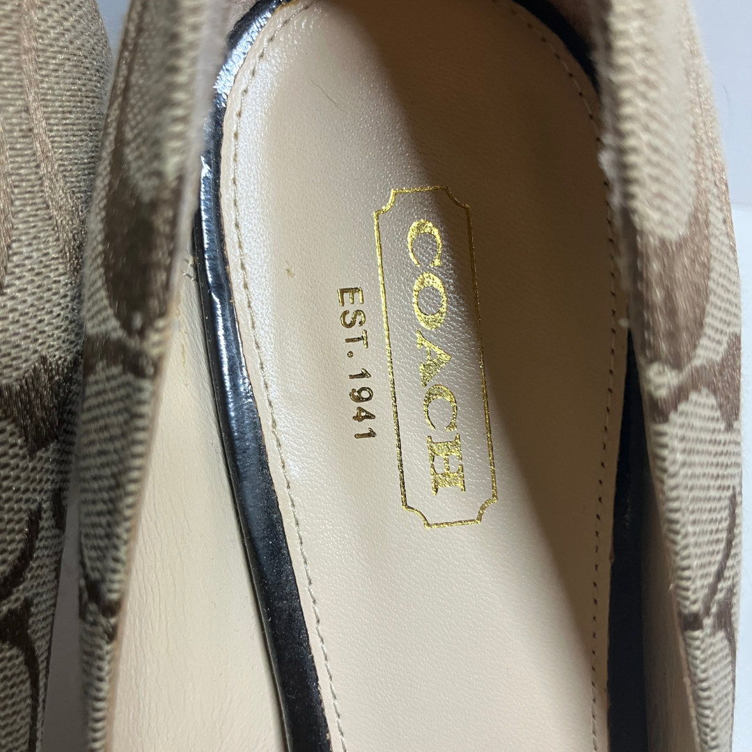 COACH Helaine Peep Toe Monogram Buckle Pumps Women’s Size 7.5M Khaki