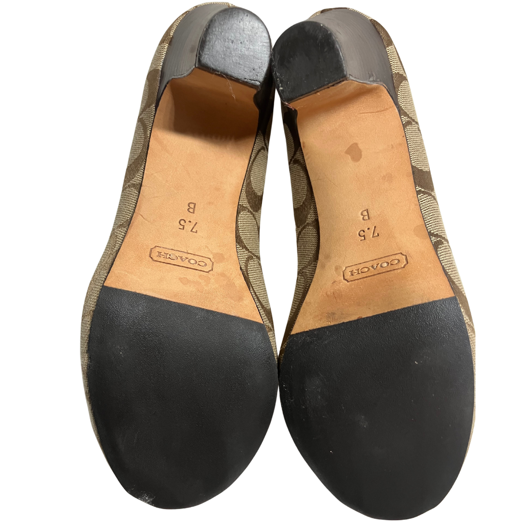 COACH Helaine Peep Toe Monogram Buckle Pumps Women’s Size 7.5M Khaki