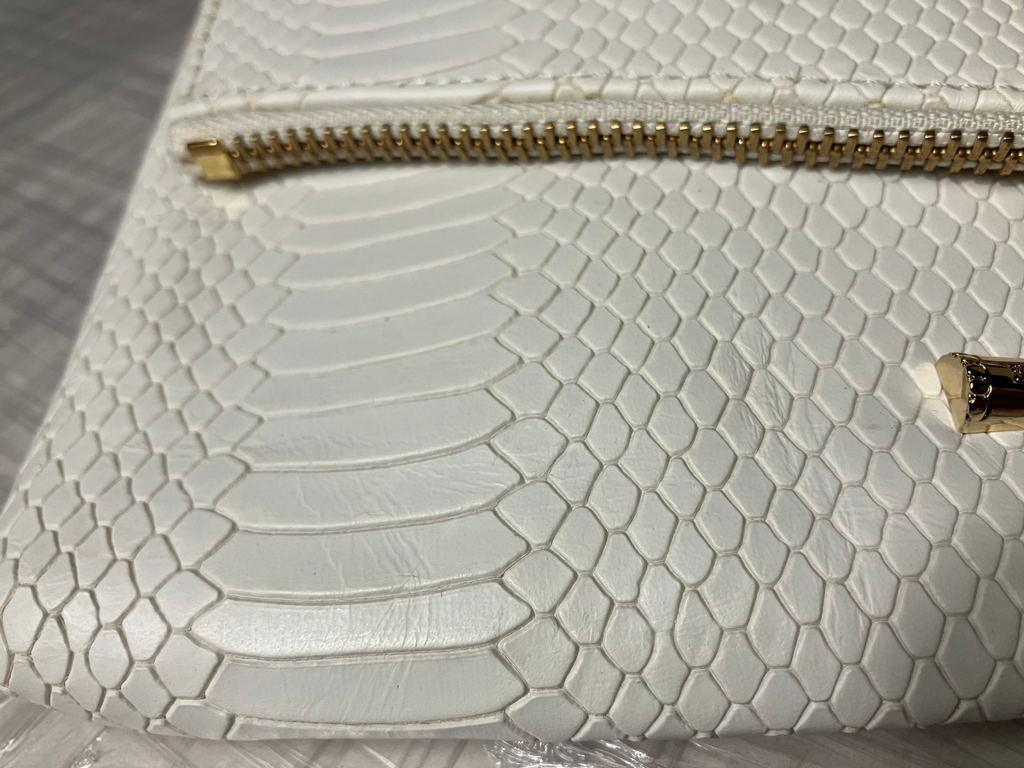 Elaine Turner White Snake-Embossed Envelope Clutch – Gold Hardware – NWT