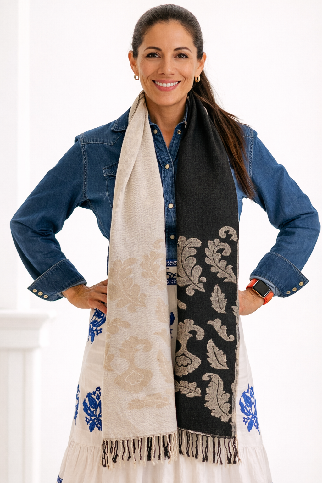 Lafayette 148 New York Wool Scarf Reversible Leaf Pattern Black & Ivory