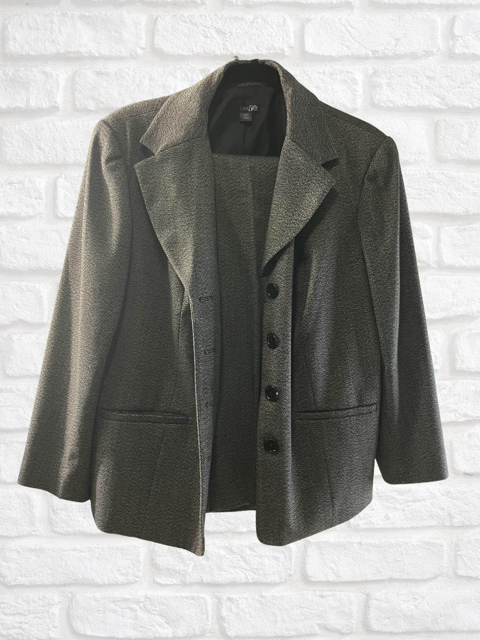 East 5th — Two-piece suit | Power dressing never asked for your permission · Sz 18W