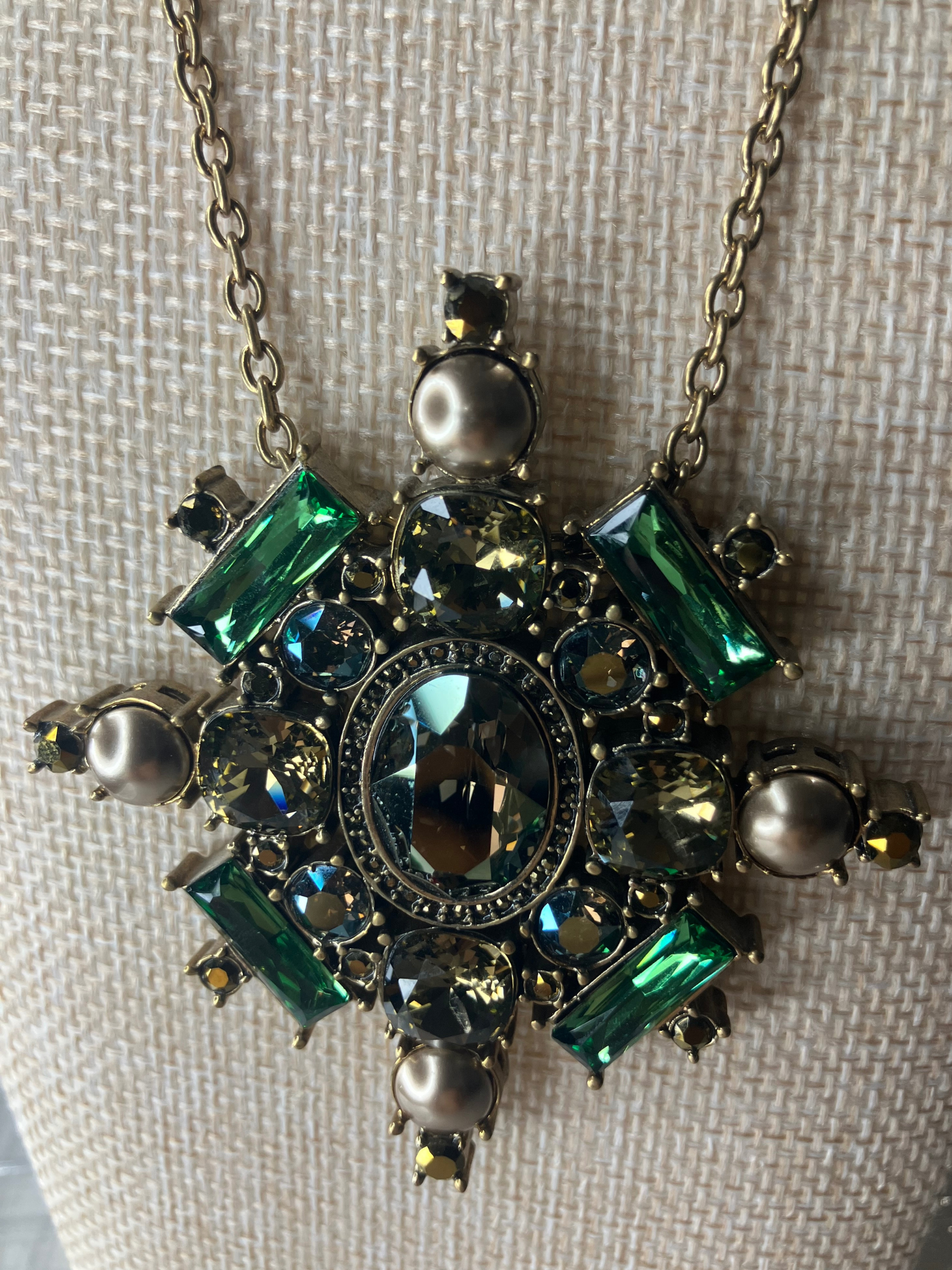 St. John Statement Necklace JWX1643NK Emerald Crystal Pearl Gold Pendant