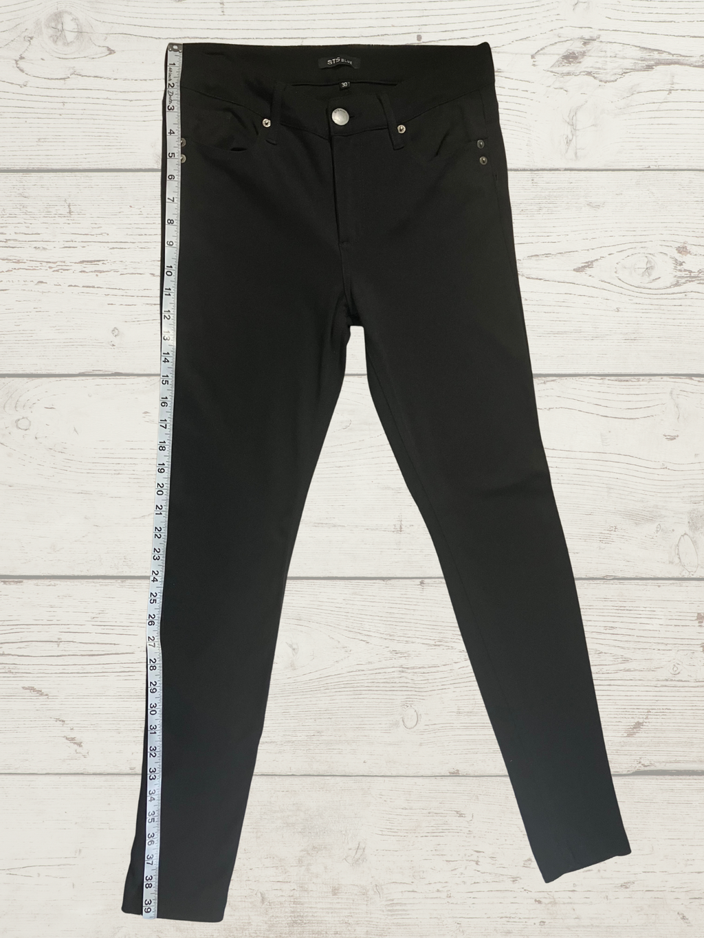 STS Blue — Skinny Jeans | Deep black, stretch denim with silver rivet detail · Sz 30