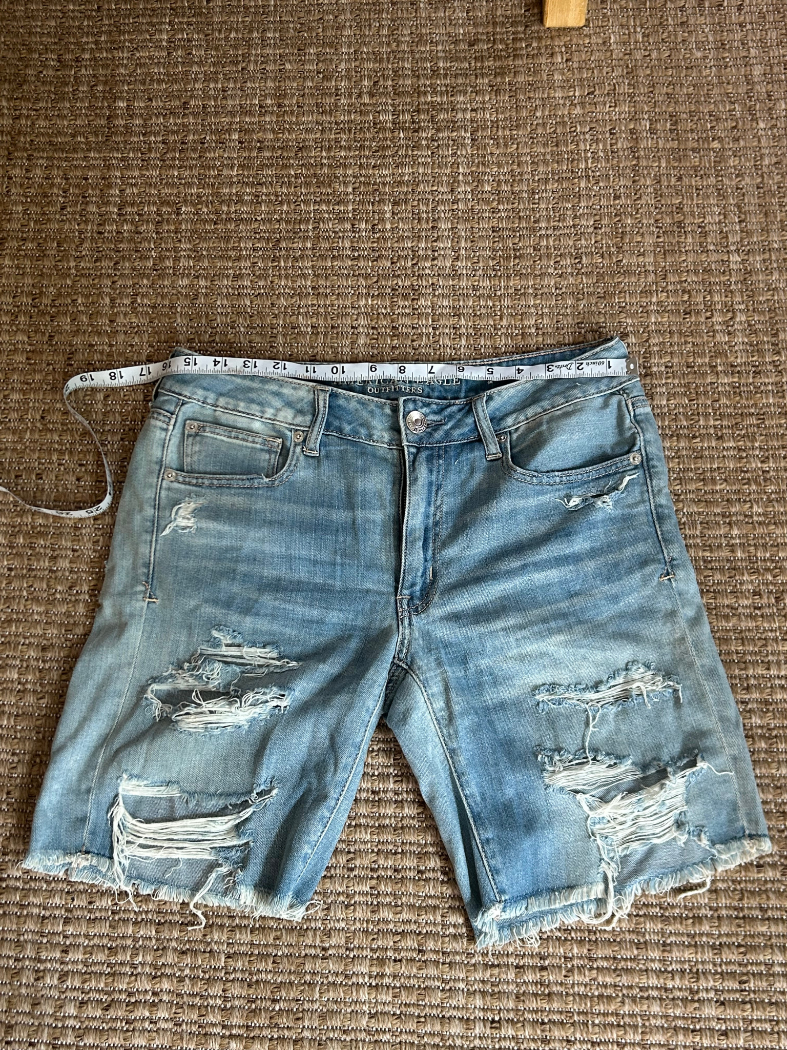 American Eagle Outfitters — Shorts | Destruction as design choice — not an accident, a decision · Sz US 6