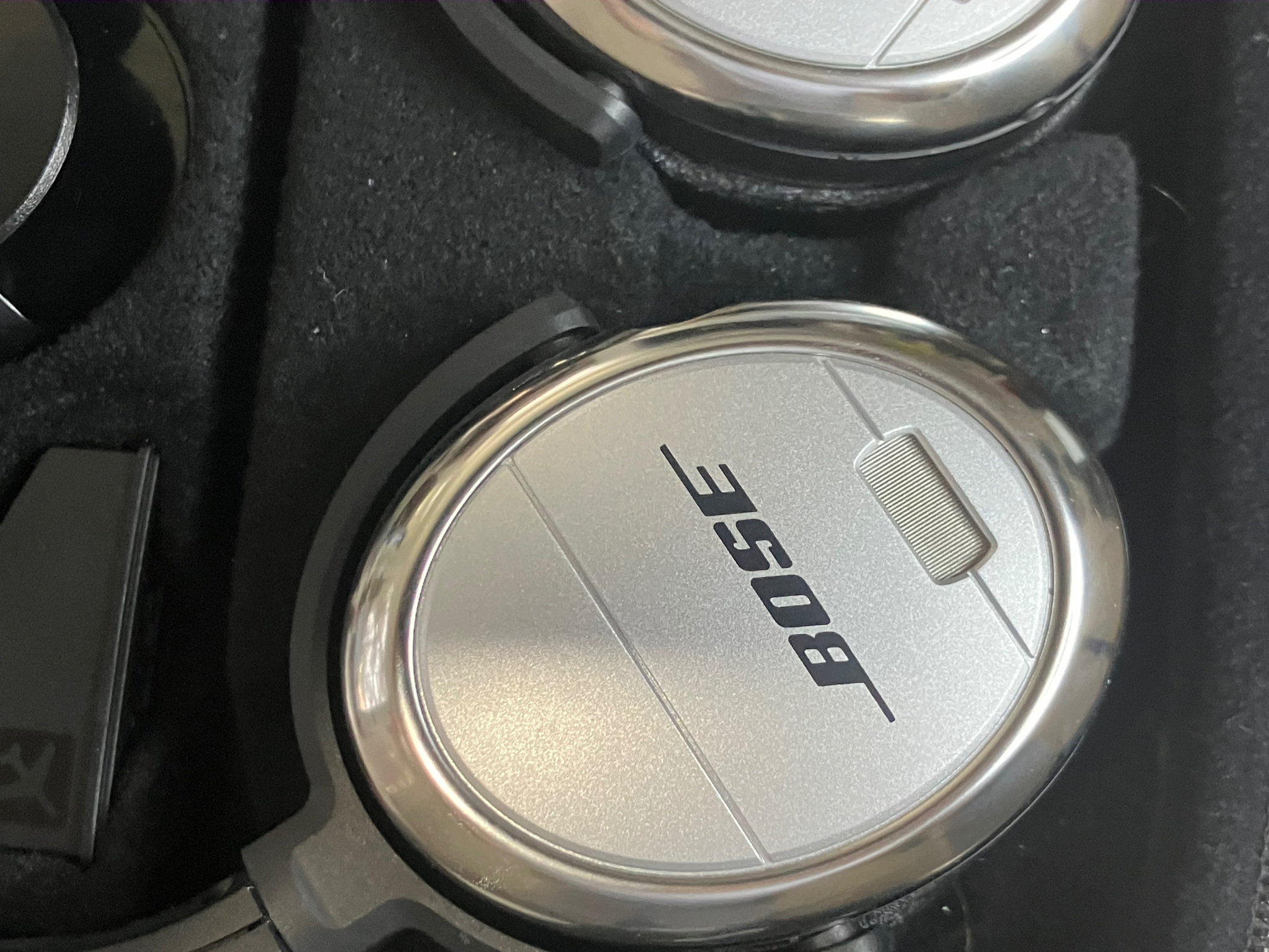 Bose QuietComfort 15 Acoustic Noise Cancelling Headphones – Silver/Black