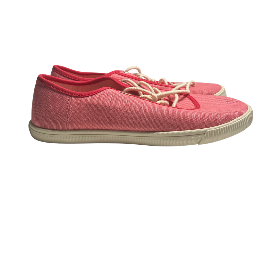 Toms — Sneaker | Coral canvas, carried with intention · Sz W9