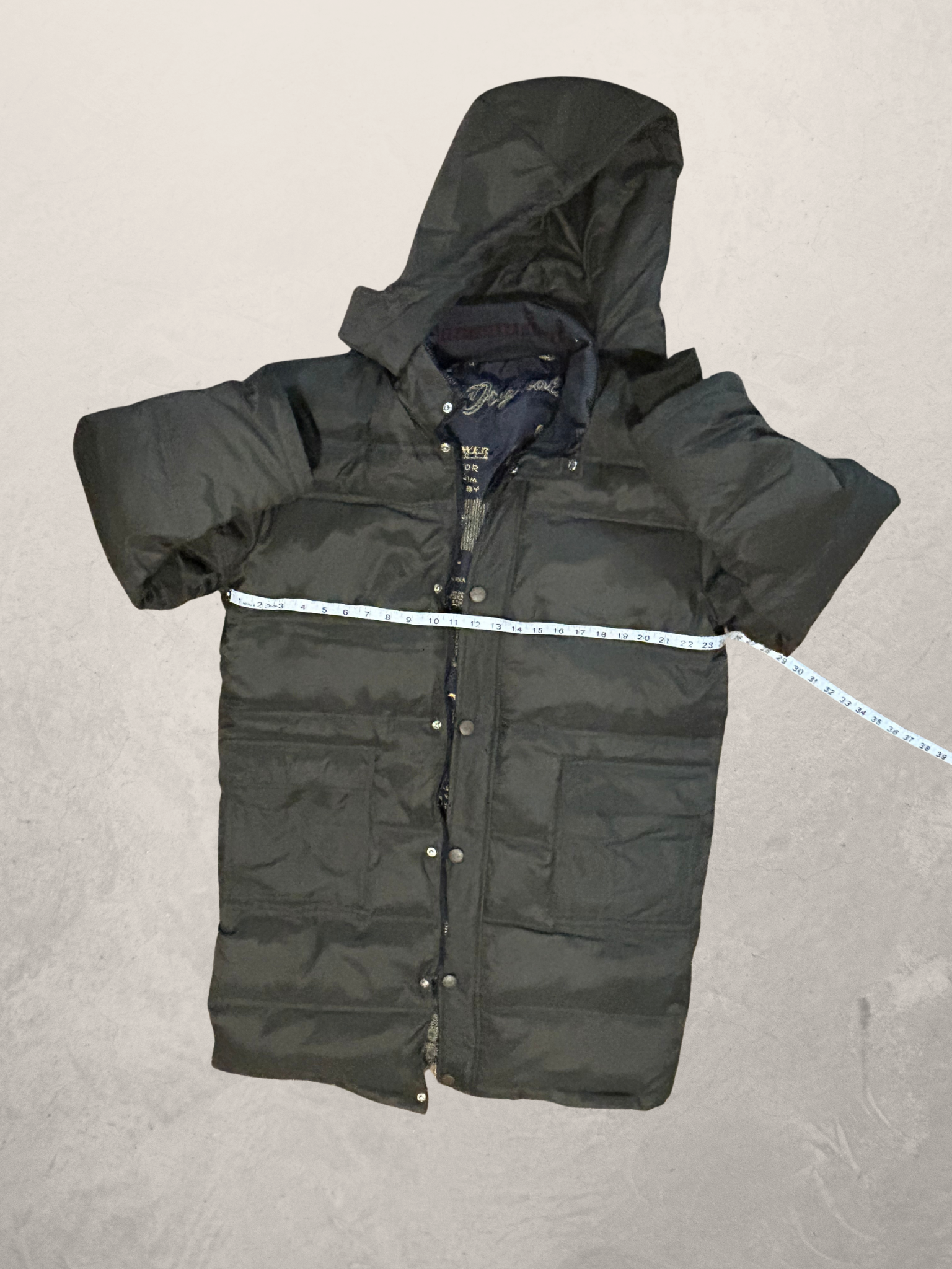 Jingpinfushi — Puffer Coat | Olive utility with a private interior world · Sz OS