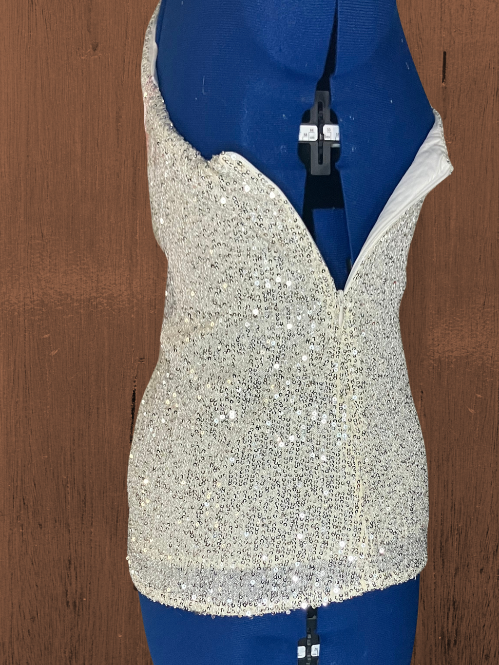 ALB Anne-Louise — One-Shoulder Sequin Top | Silver-white evening allure · Sz 8