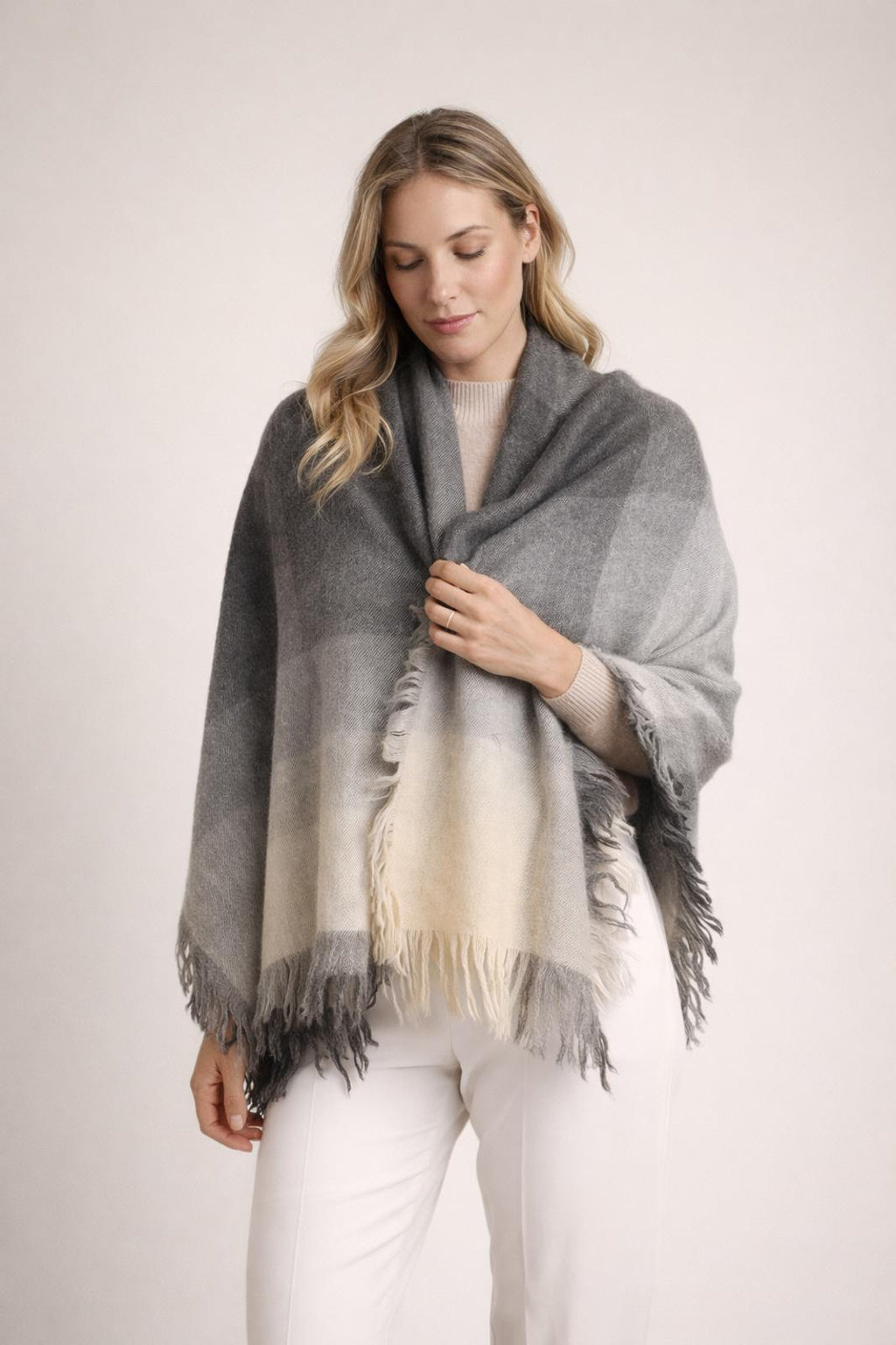 Alpaca Arequipa — Scarf | Peruvian alpaca, charcoal-to-cream ombre · Sz OS