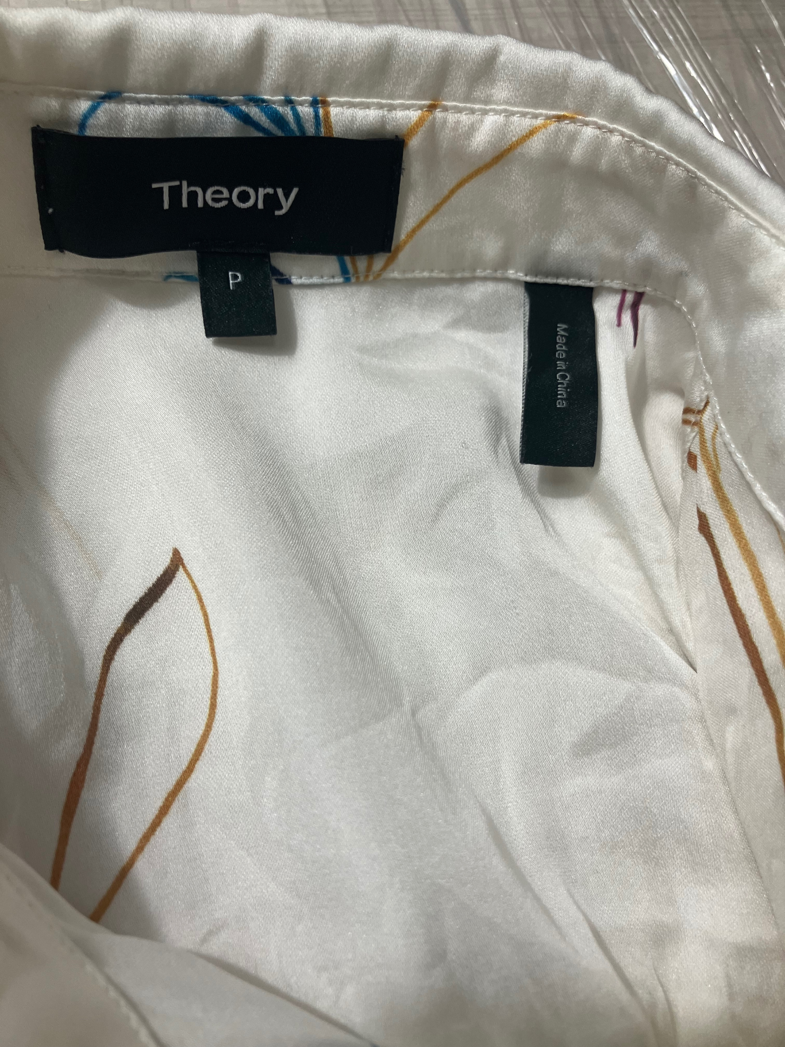 Theory Ivory Silk Abstract Print Blouse - Tie Cuff Button Down Size P