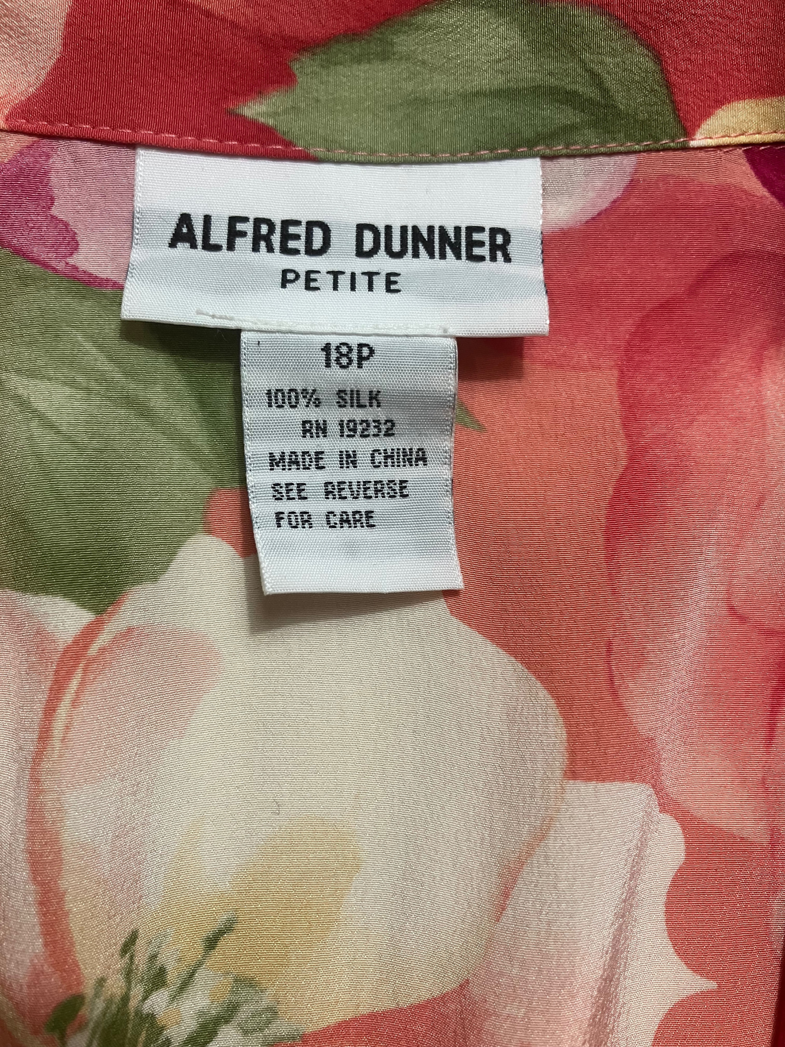 Alfred Dunner — Blouse | Oversized watercolor floral in 100% silk · Sz 18P