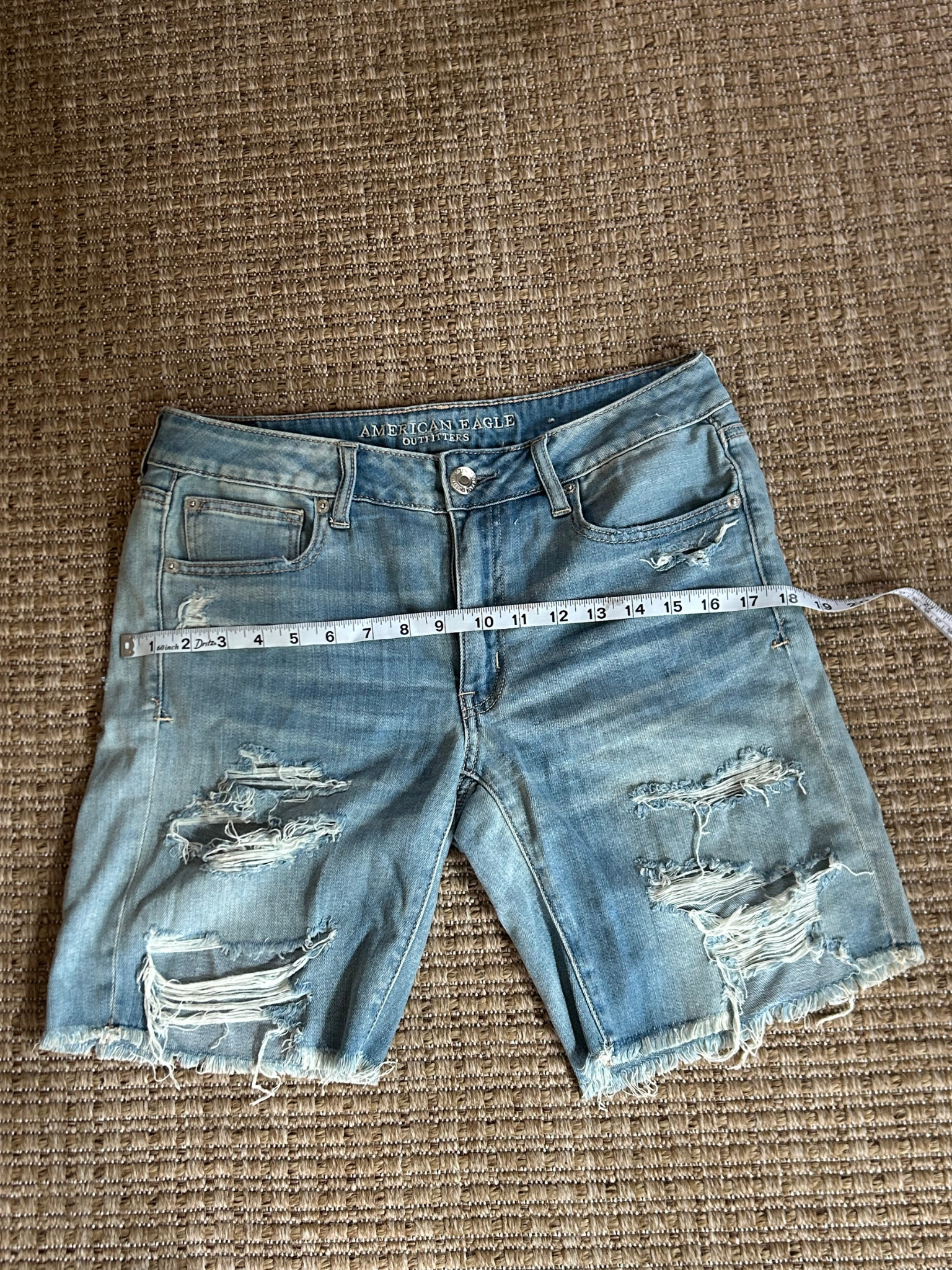 American Eagle Outfitters — Shorts | Destruction as design choice — not an accident, a decision · Sz US 6
