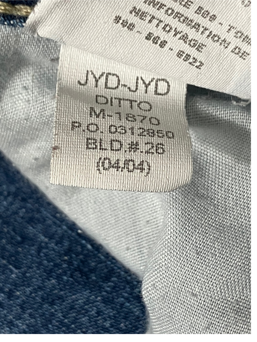 Tommy Hilfiger — Straight Leg Jeans | Medium blue wash, 100% cotton, Y2K archive 2004 · Sz 6