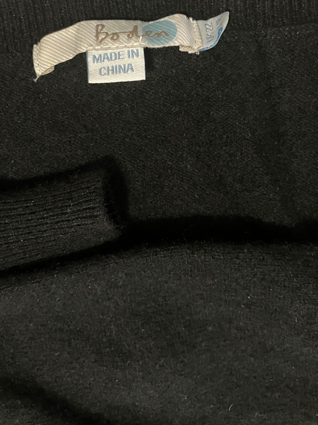 Boden Black V-Neck Cashmere Sweater – 100% Cashmere – Women's