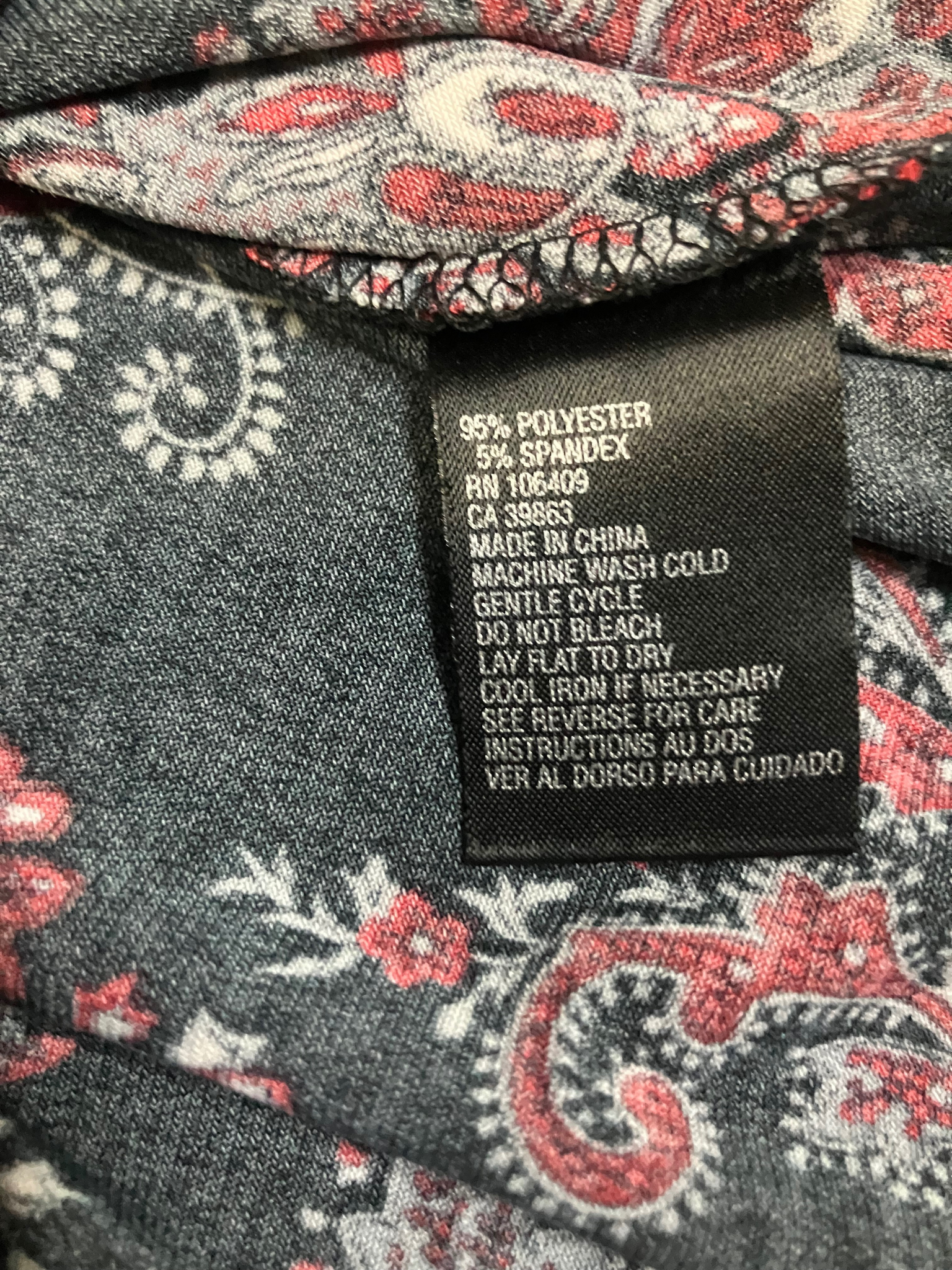 Tahari Paisley Surplice Top Size 10P Petite Black Red White Sleeveless V-Neck