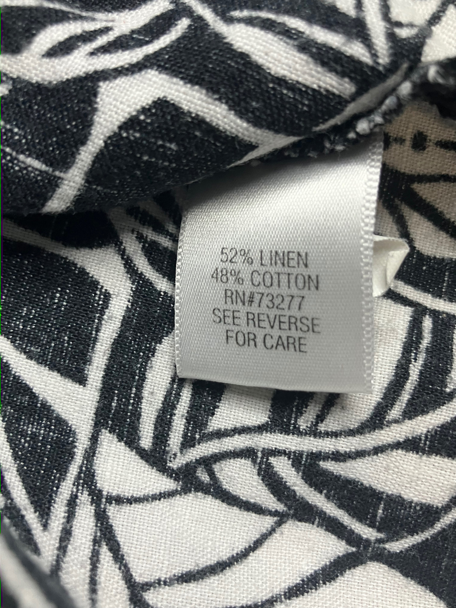 Croft & Barrow Tropical Leaf Print Top Size M Linen Cotton Black White Short