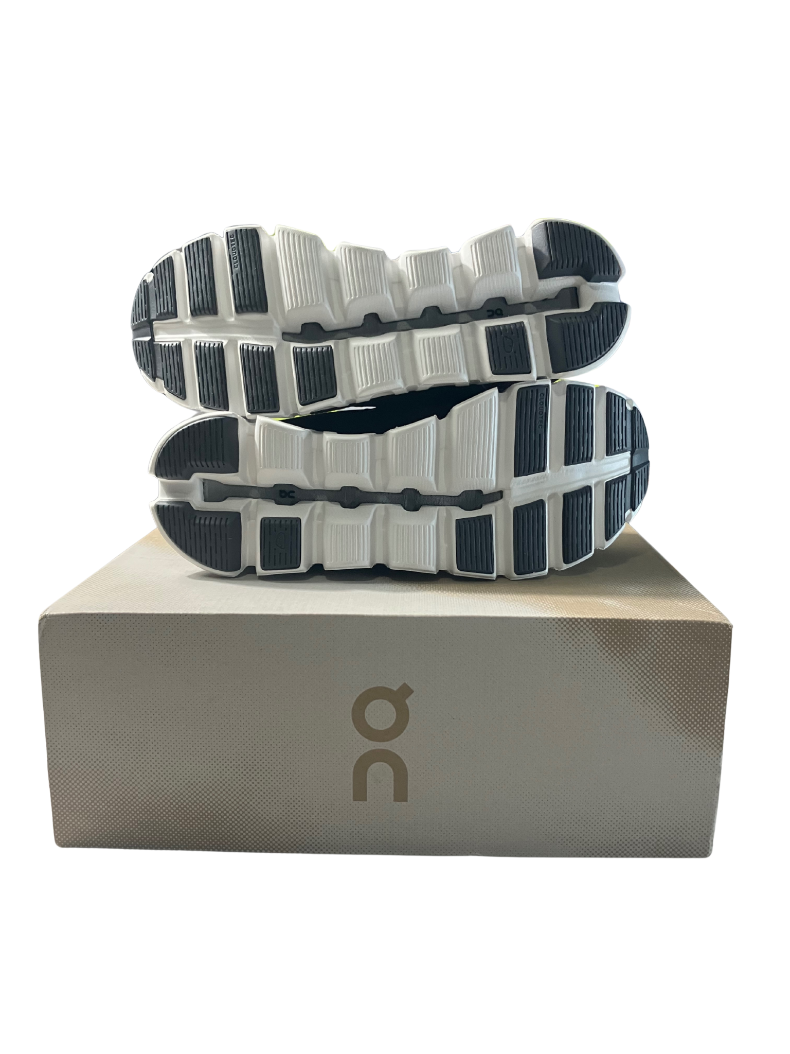 On Running Cloud 5 Women's Sneakers Mulberry Eclipse Size 8 New with Box