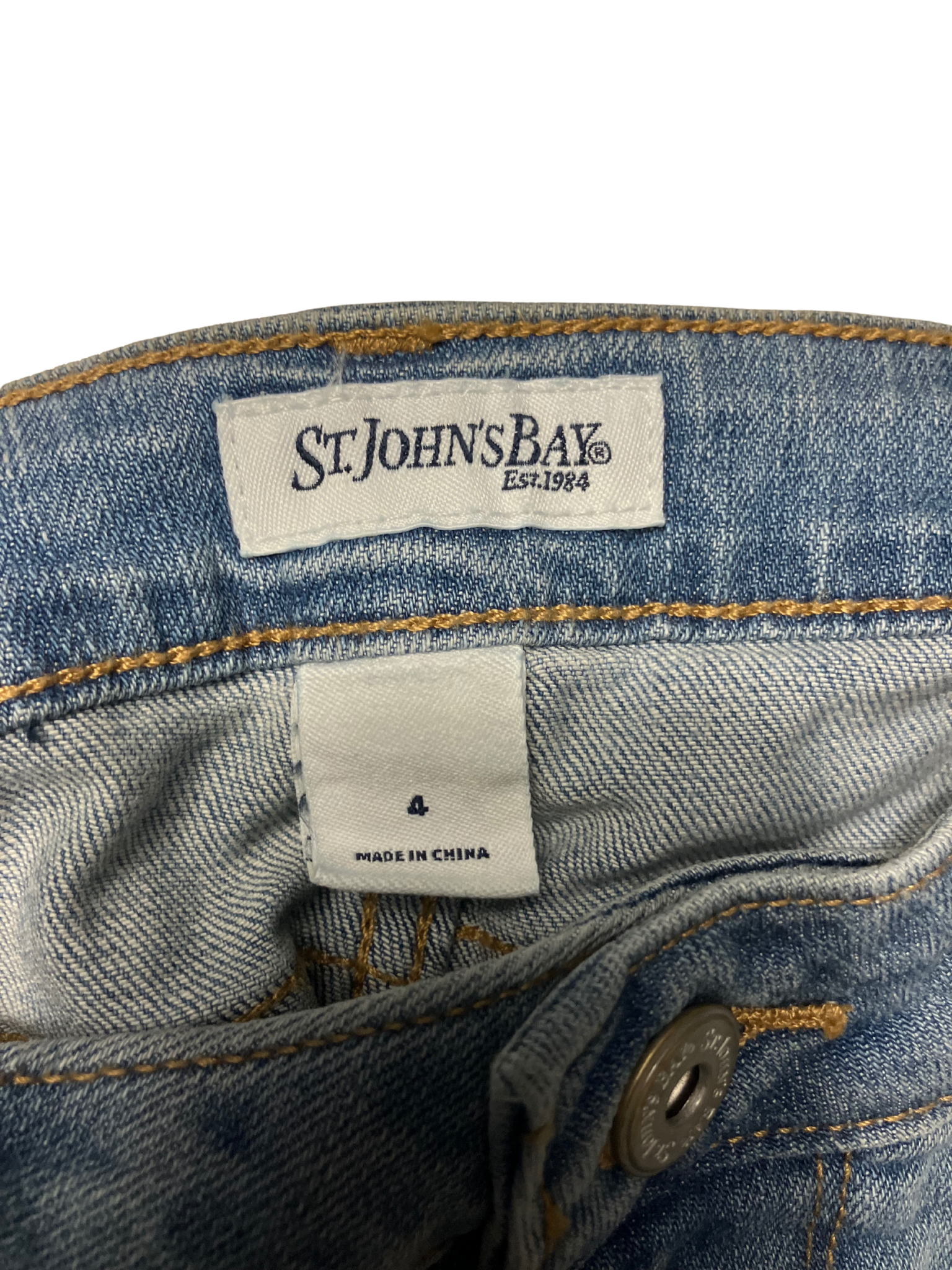 St. John's Bay Classic Fit Capri Jeans Medium Blue Wash Size 4