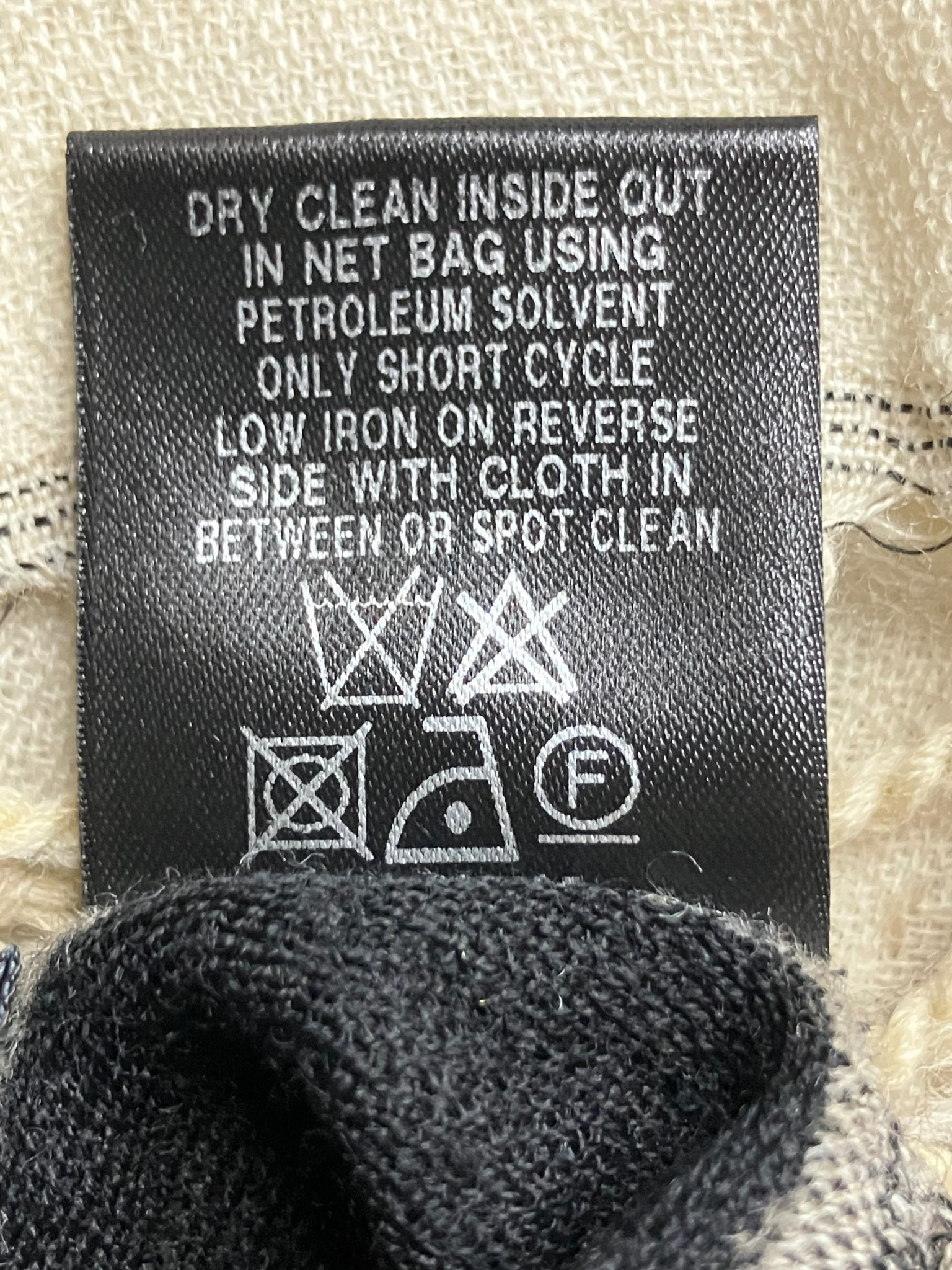 Lafayette 148 New York Wool Scarf Reversible Leaf Pattern Black & Ivory