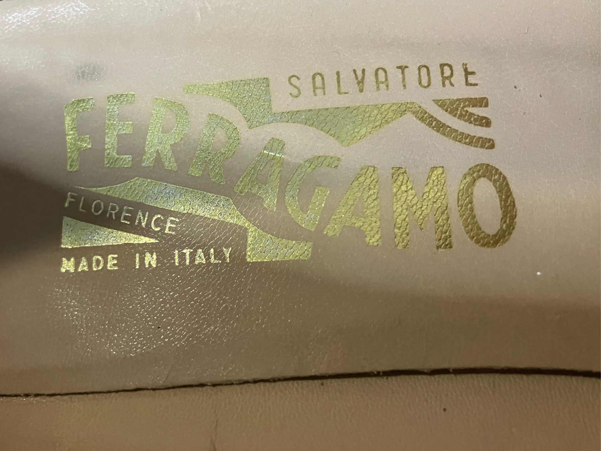 Salvatore Ferragamo Vara Navy Blue Block Heel Pumps Square Toe Gancini Italy