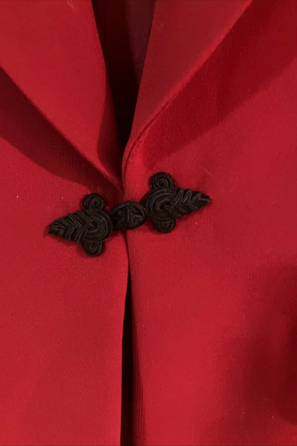 Tahari Arthur S. Levine Red Blazer Women’s Size 10P Black Frog Closure