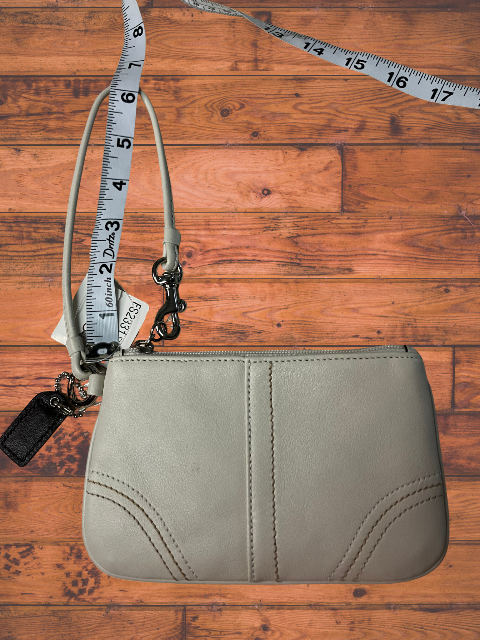 Coach — Shoulder Bag | Sage gray leather with gunmetal hardware · Sz OS