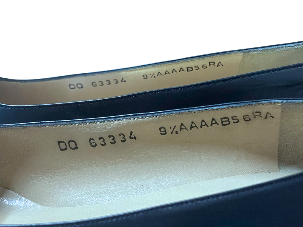 Salvatore Ferragamo Vara Navy Blue Block Heel Pumps Square Toe Gancini Italy