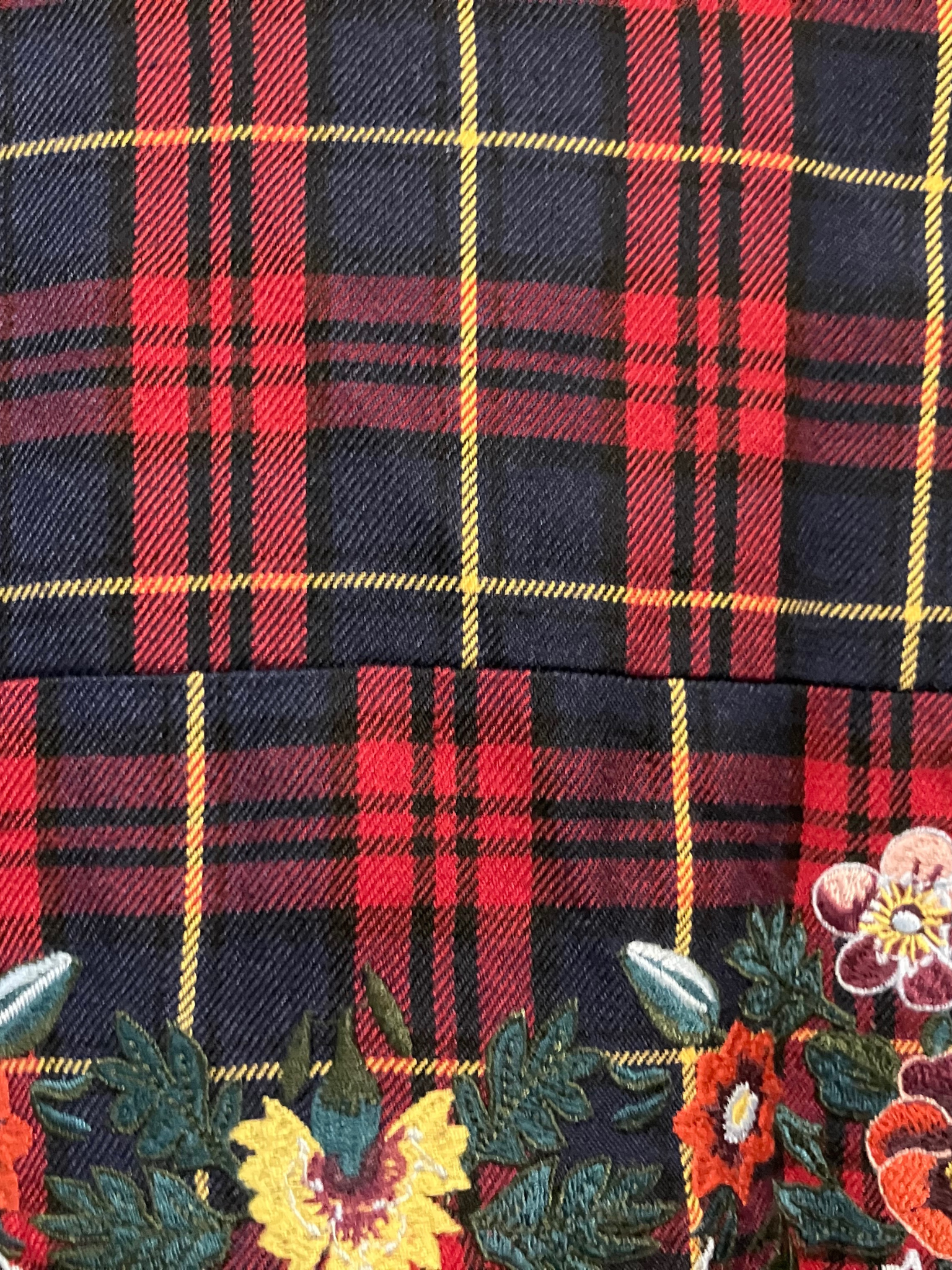 Haute Rogue Embroidered Floral Plaid Button-Up Shirt Size M