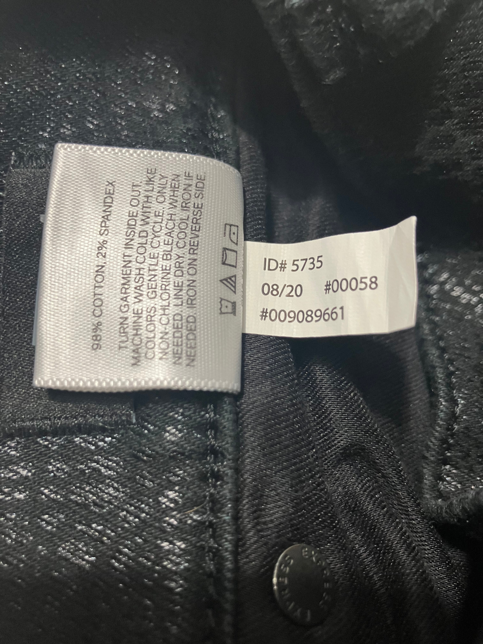 Express — Jeans | Black croc-embossed high-rise, coated denim · Sz 4