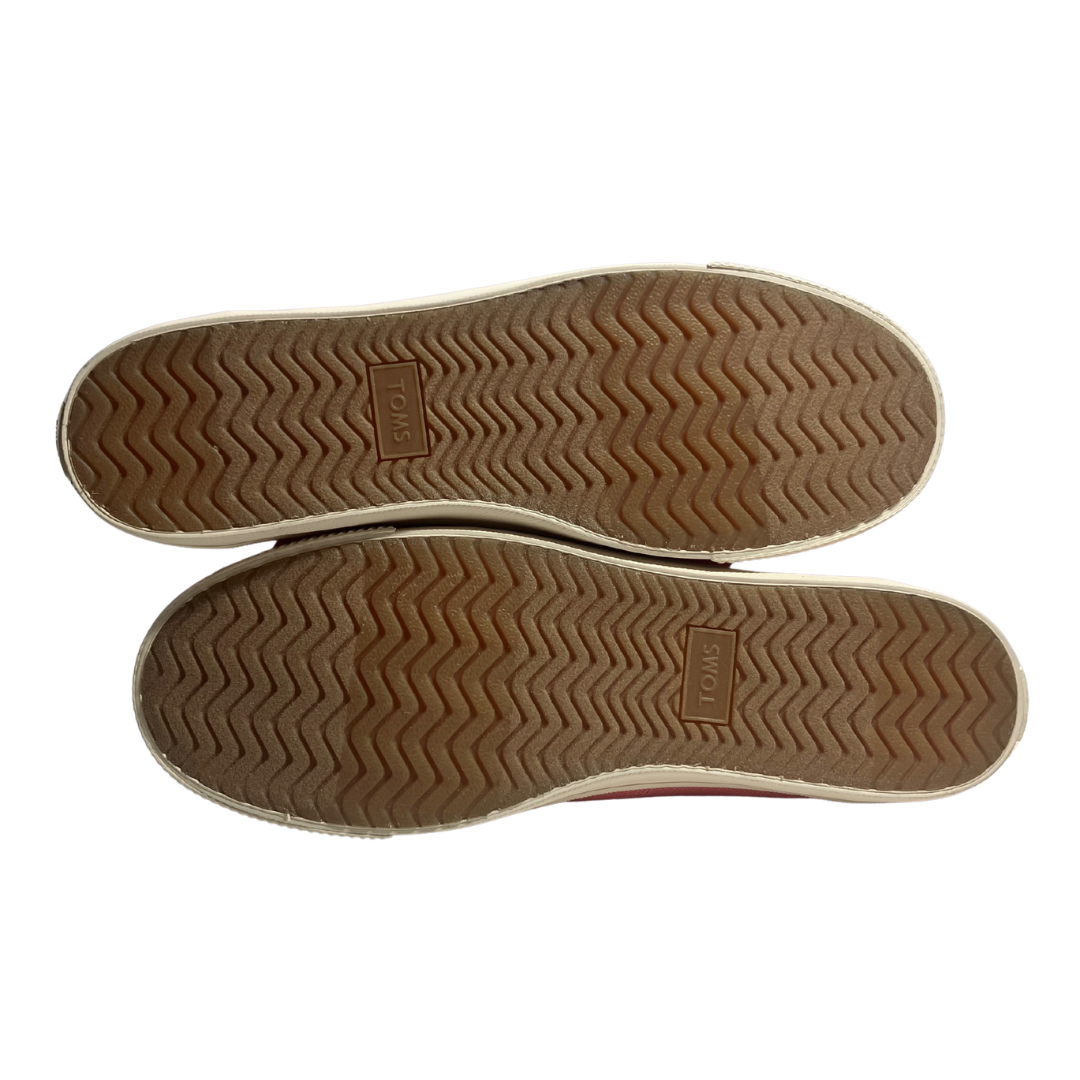 Toms — Sneaker | Coral canvas, carried with intention · Sz W9