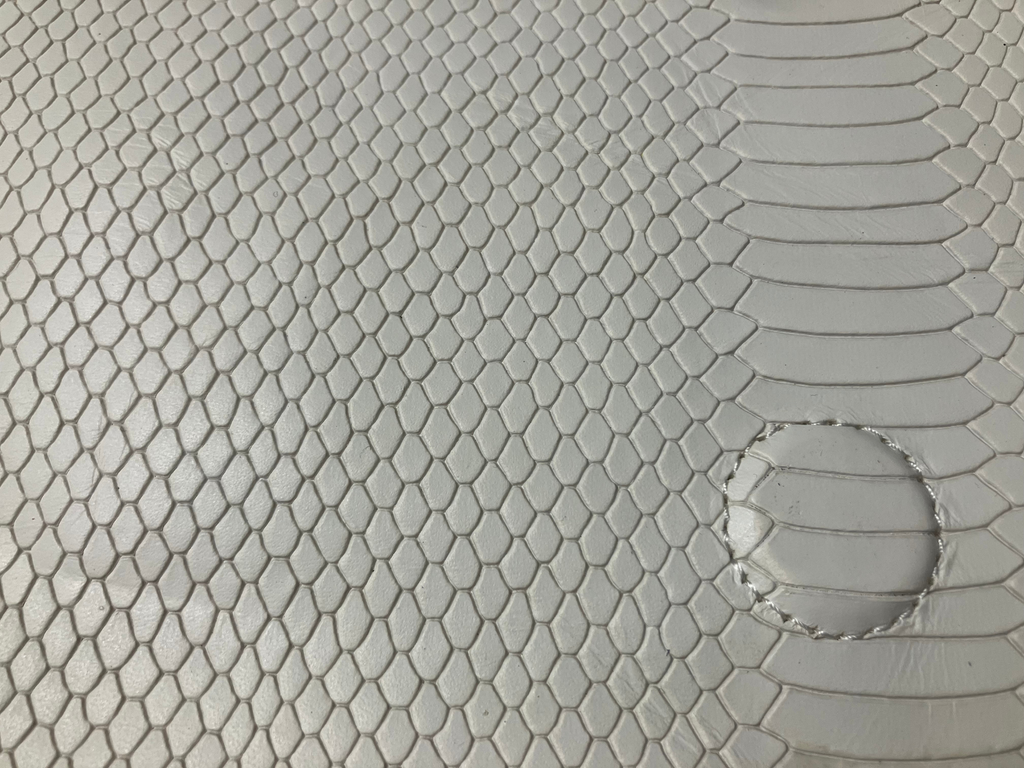 Elaine Turner White Snake-Embossed Envelope Clutch – Gold Hardware – NWT