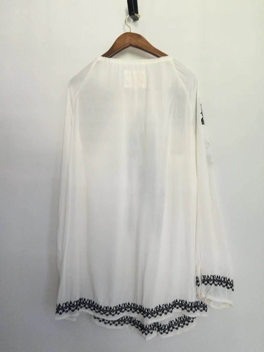 Johnny Was — Blouse | Folk memory, encoded in thread, worn like a quiet declaration · Sz L