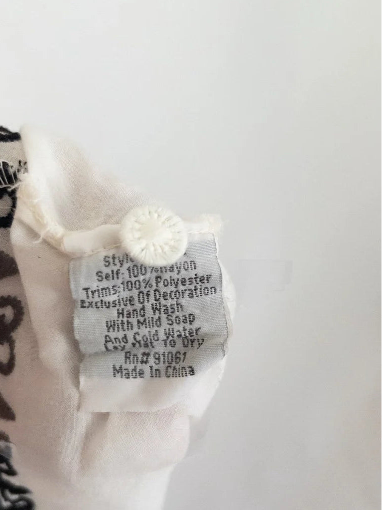 Johnny Was — Blouse | Folk memory, encoded in thread, worn like a quiet declaration · Sz L