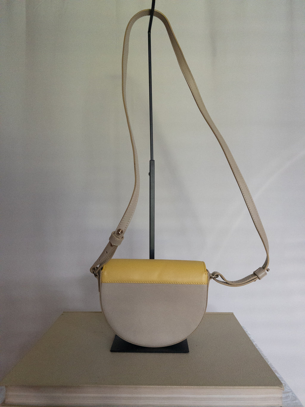 DeMellier London — Bag | Not every bag asks for attention — this one earns it · Sz OS