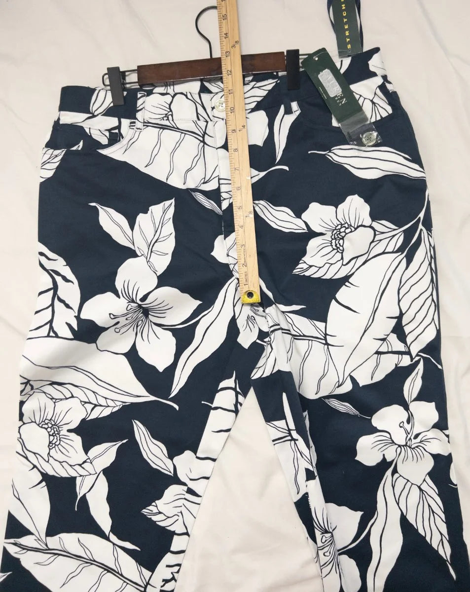 Lauren Ralph Lauren — Tailored pants | Not every garden grows quietly — some demand an entrance · Sz 14