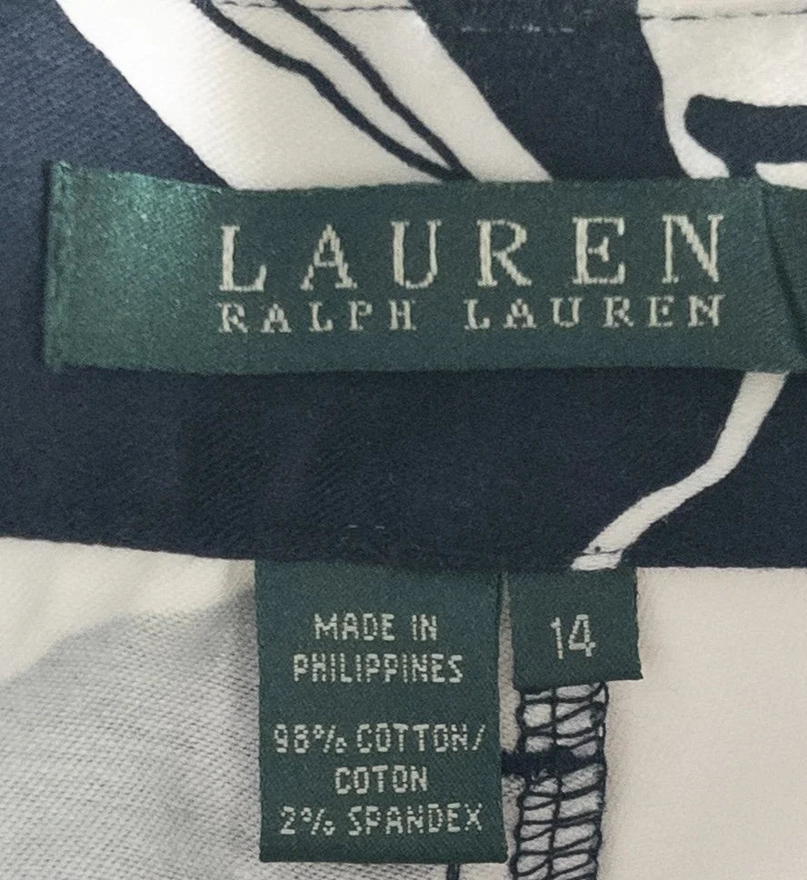 Lauren Ralph Lauren — Tailored pants | Not every garden grows quietly — some demand an entrance · Sz 14