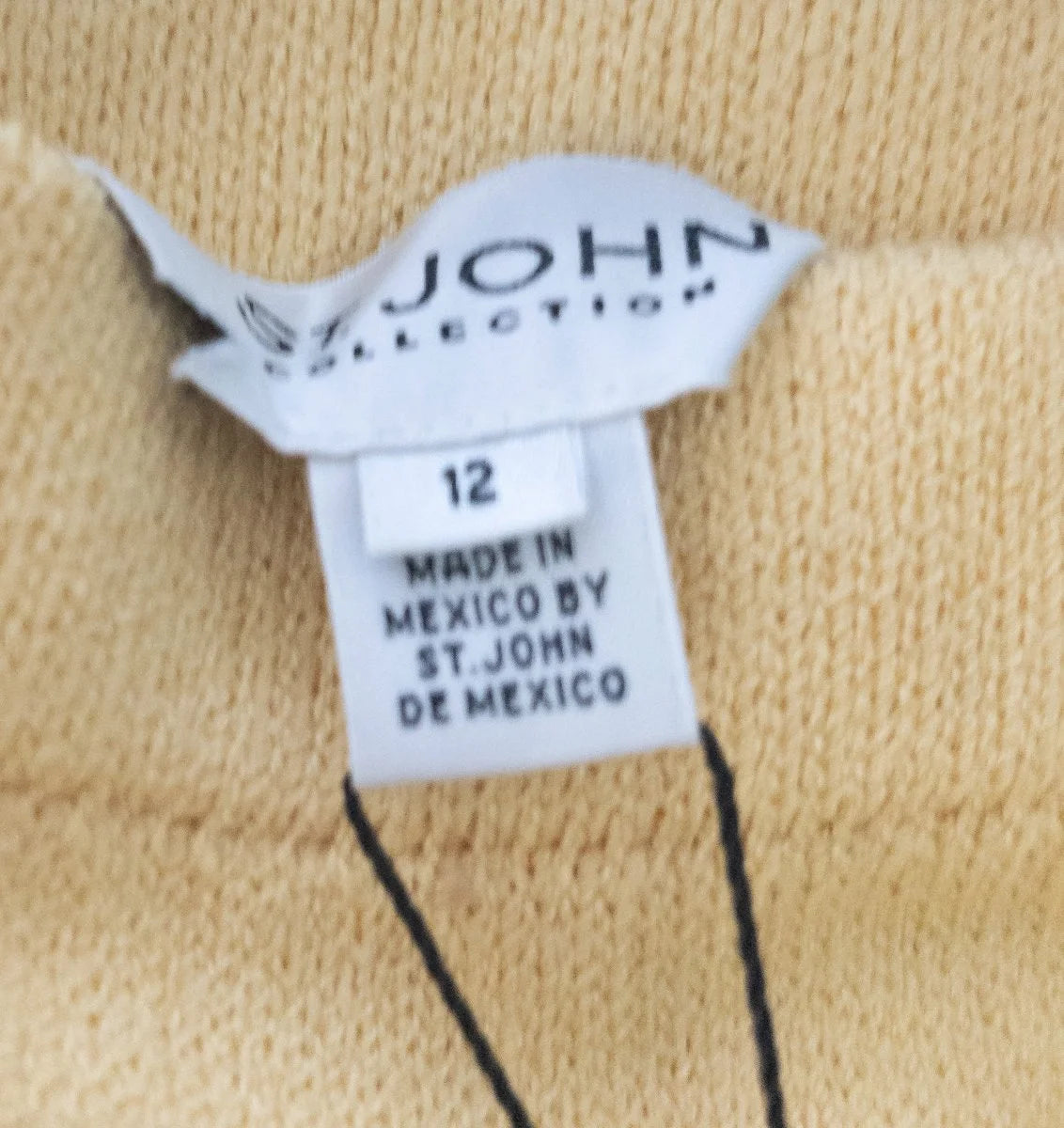 St. John — Skirt | Power dressing never required a single sharp edge · Sz 12