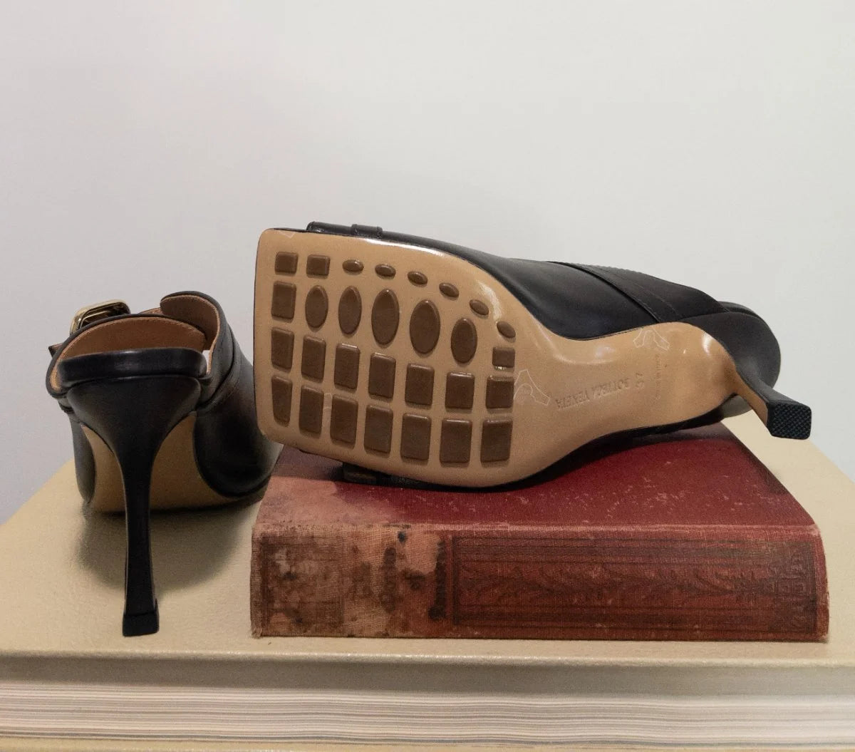 Bottega Veneta — Heels | Bottega doesn't beg for attention — and neither do you · Sz 7 (37EU)