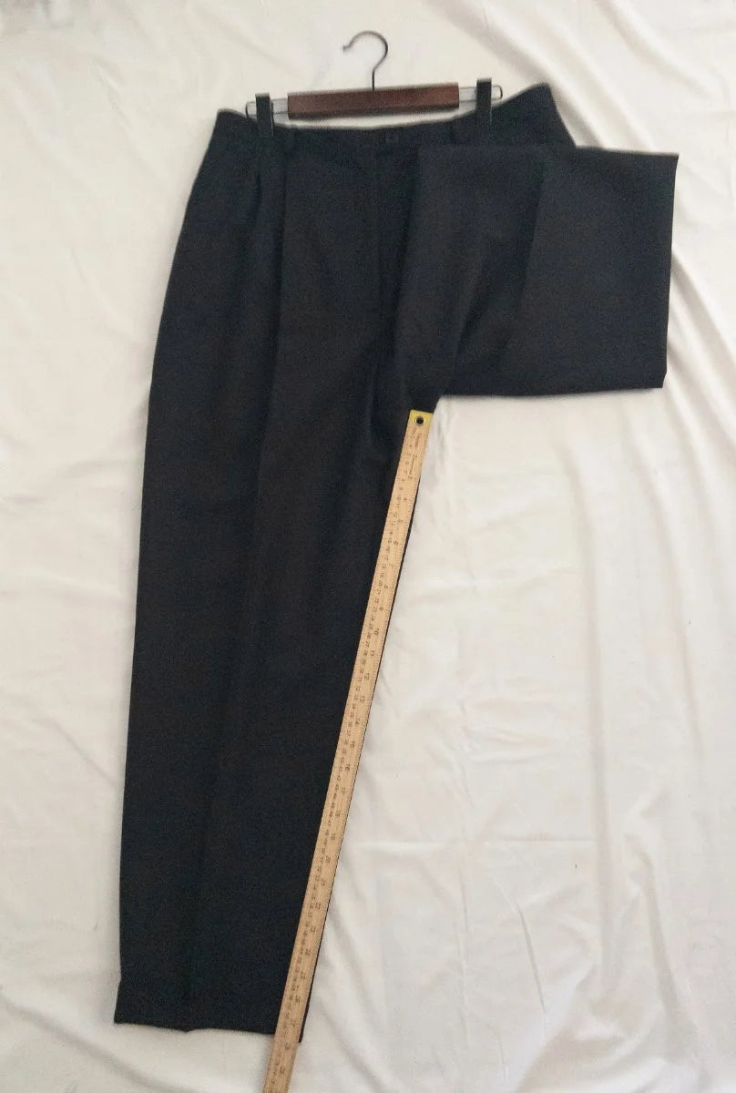 Lauren Ralph Lauren — Tailored pants | Pleats don't lie — and neither does real wool · Sz 14