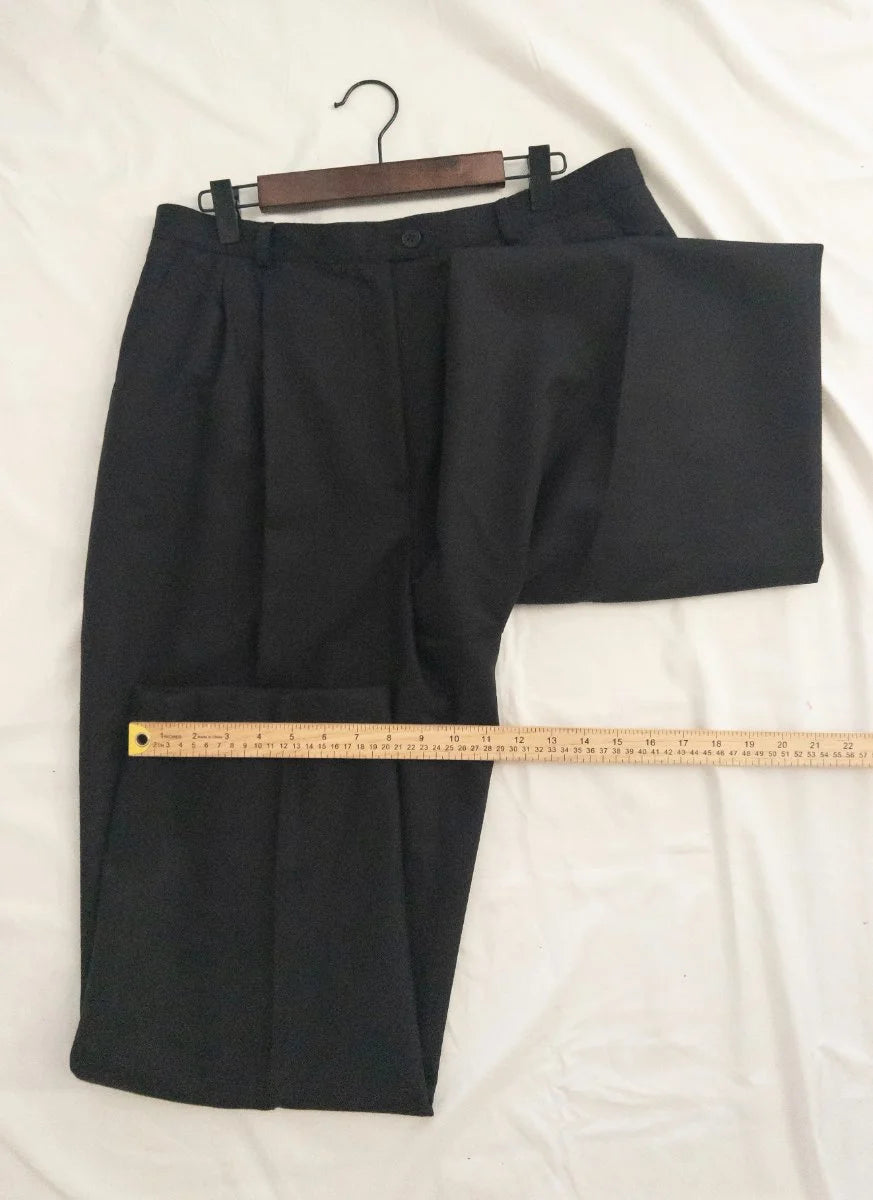 Lauren Ralph Lauren — Tailored pants | Pleats don't lie — and neither does real wool · Sz 14