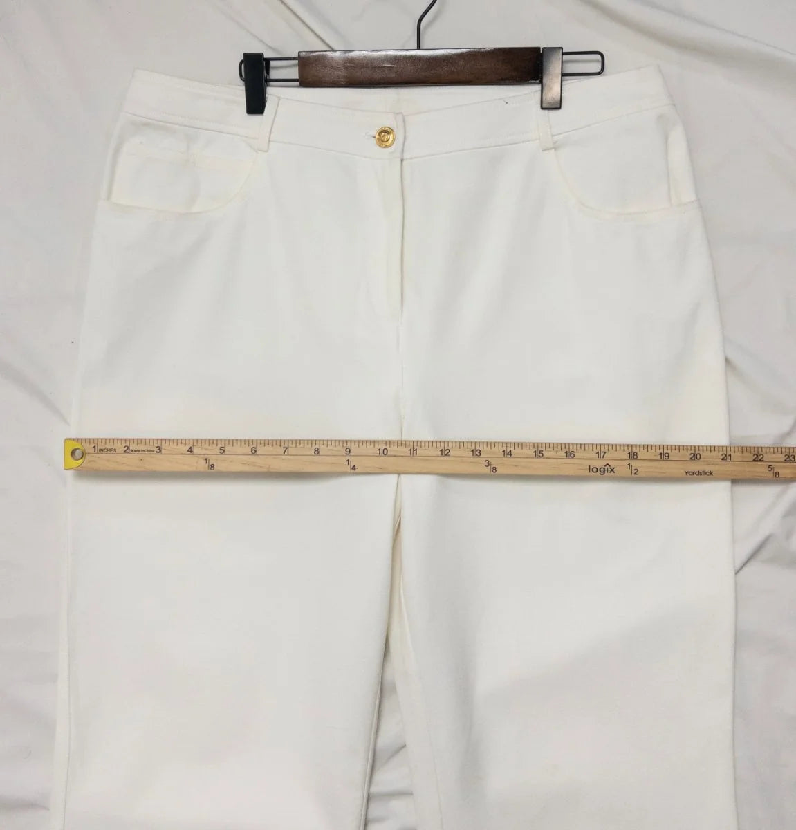 St. John — Tailored pants | Not every pair of pants signs its own name · Sz 14