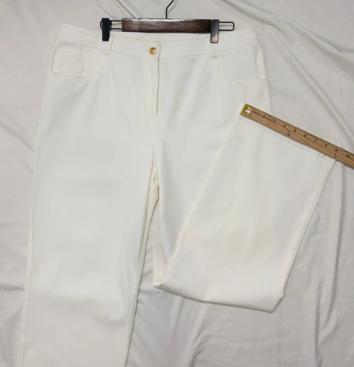 St. John — Tailored pants | Not every pair of pants signs its own name · Sz 14