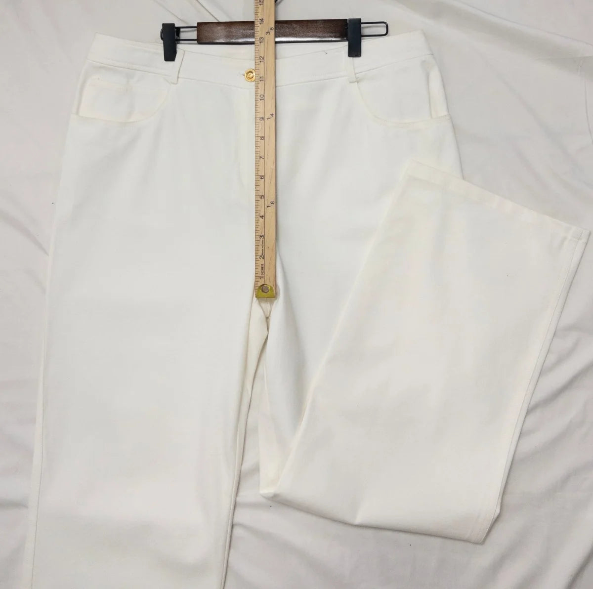 St. John — Tailored pants | Not every pair of pants signs its own name · Sz 14
