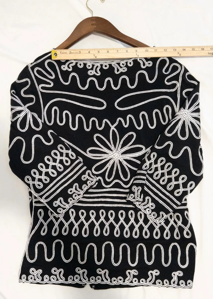Lauren Michelle — Blouse | Embroidery this deliberate doesn't happen by accident · Sz L