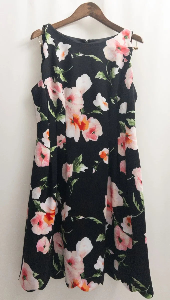Vince Camuto — Dress | Florals that don't apologize for taking up space · Sz 14