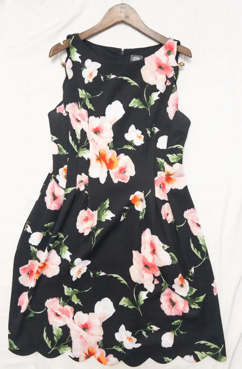 Vince Camuto — Dress | Florals that don't apologize for taking up space · Sz 14