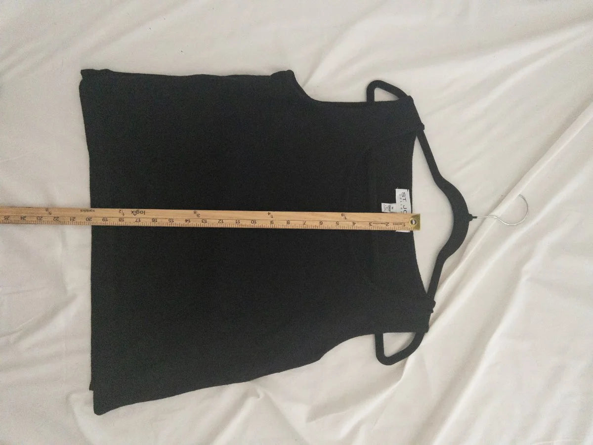 St. John Collection — Tank top | Power dressing never needed a sleeve · Sz M