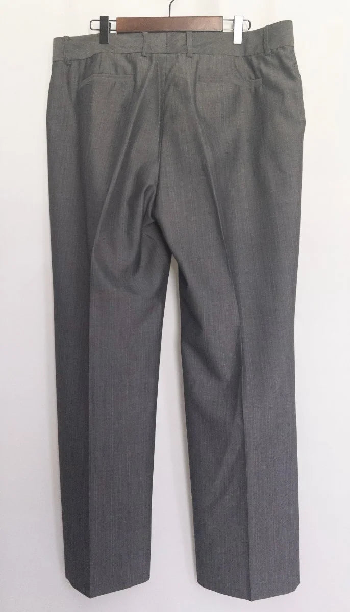 Anne Klein — Two-piece suit | Power dressing never announced itself this quietly · Sz 14