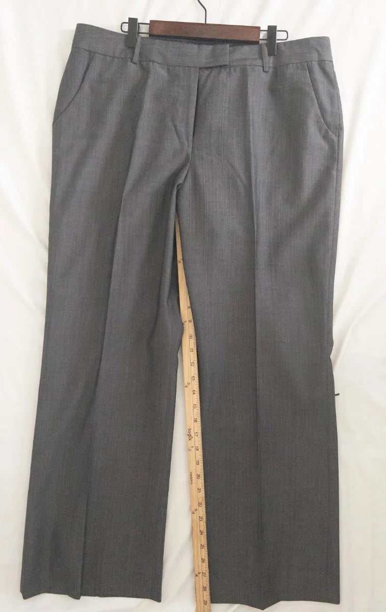Anne Klein — Two-piece suit | Power dressing never announced itself this quietly · Sz 14