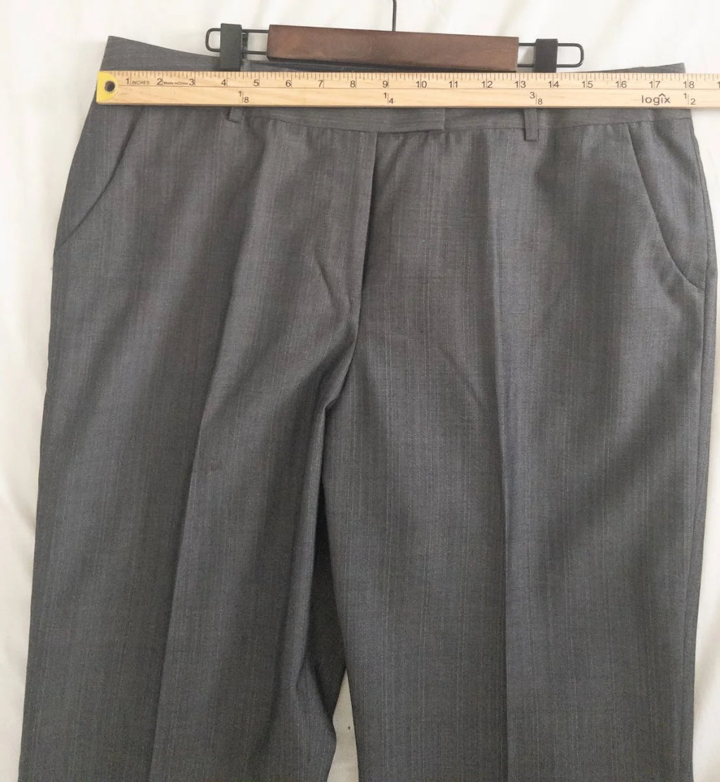 Anne Klein — Two-piece suit | Power dressing never announced itself this quietly · Sz 14